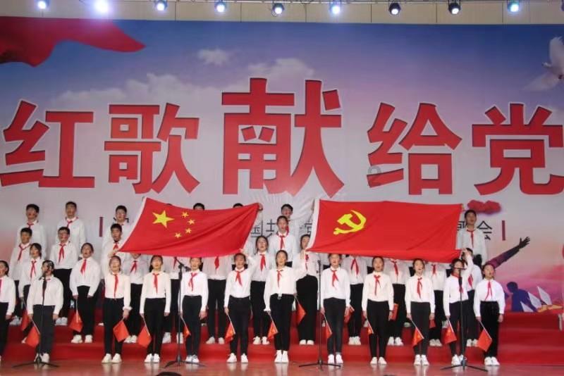 如果不是你男朋友，你还会不会经常用你吃过的筷子给他夹菜，他用他吃过的筷子给你夹菜，你会不会同意呢？